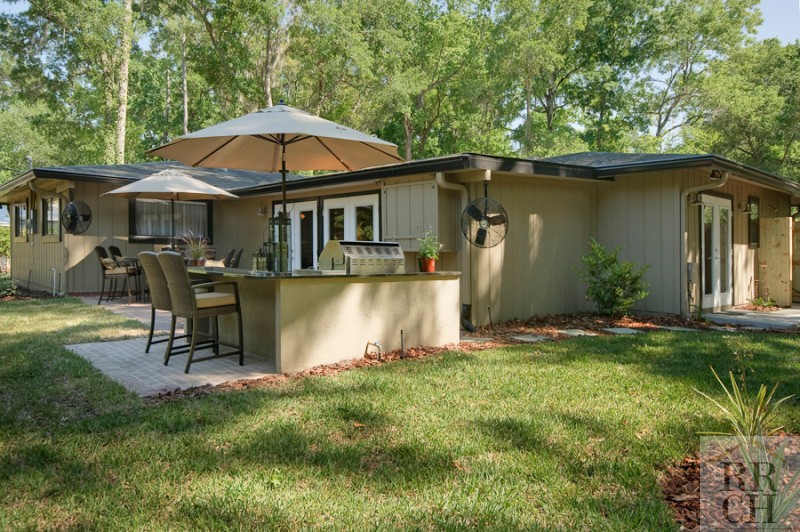 Backyard Exterior Dining and Living Space Gainesville