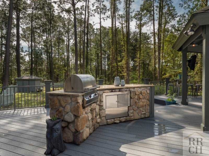 Outdoor Kitchen in Nature in Gainesville