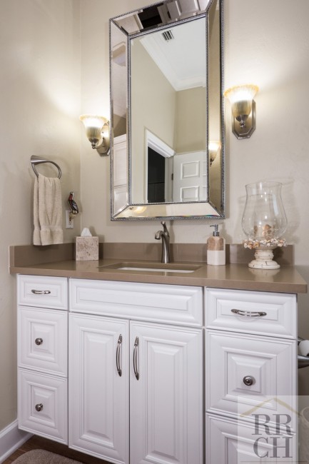 Kanapaha_Pines___Hall_Bath___01___ABP-32-800-650-90-wm-right_bottom-30-watermarklogojpg