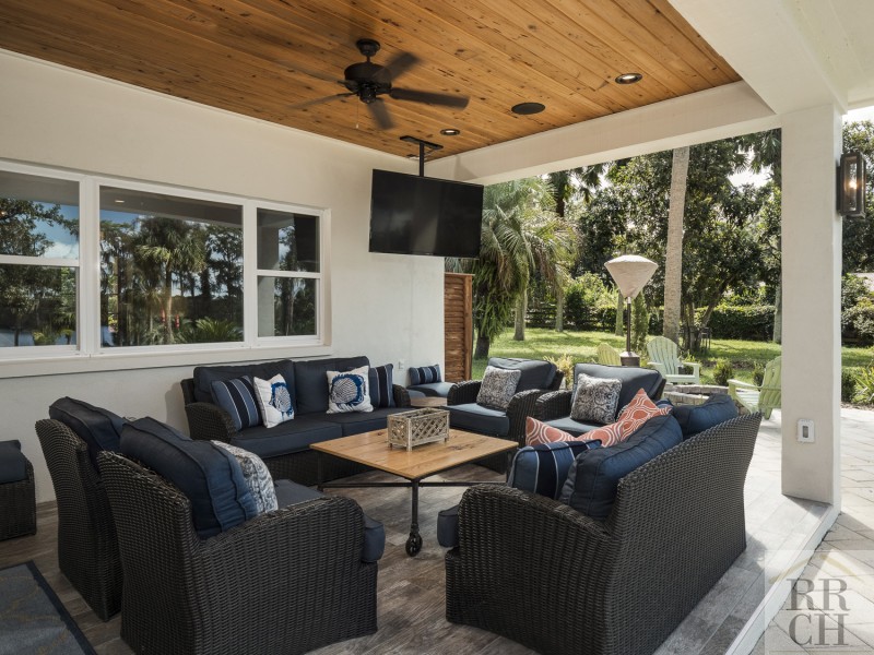 Outdoor Living and Dining Area Covered Seating Gainesville