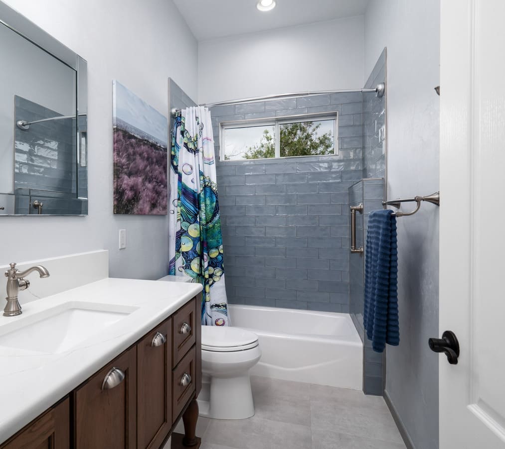 Steeplechase Farms Bathroom Tiled Shower